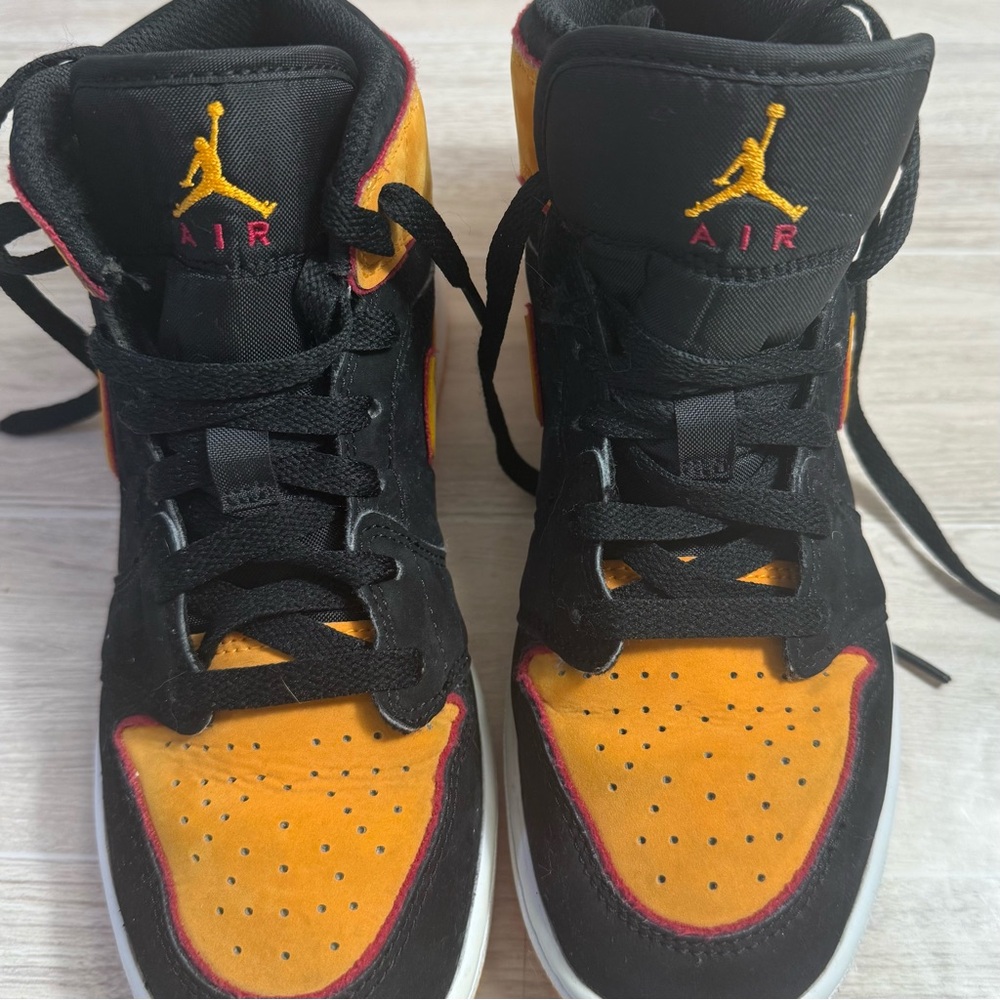 Nike Air Jordan 1 Mid Black Gold Orange Red Youth 5Y Sneakers - Picture 10 of 13